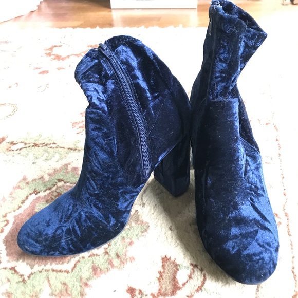Blue crushed velvet boots - Picture 7 of 7